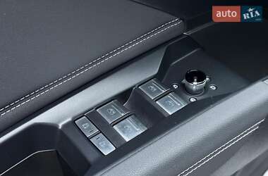 Позашляховик / Кросовер Audi Q4 e-tron 2023 в 