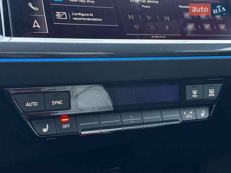 Позашляховик / Кросовер Audi Q4 e-tron 2023 в Харкові