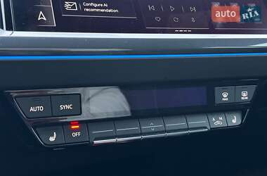Позашляховик / Кросовер Audi Q4 e-tron 2023 в 