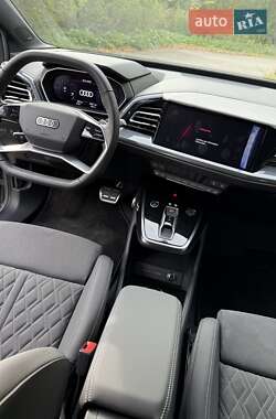 Внедорожник / Кроссовер Audi Q4 e-tron 2025 в 