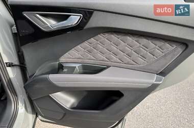 Внедорожник / Кроссовер Audi Q4 e-tron 2025 в 
