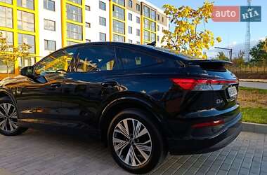 Внедорожник / Кроссовер Audi Q4 e-tron 2022 в 