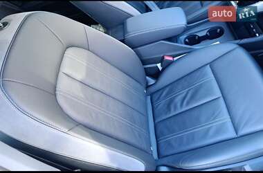 Внедорожник / Кроссовер Audi Q4 e-tron 2022 в 
