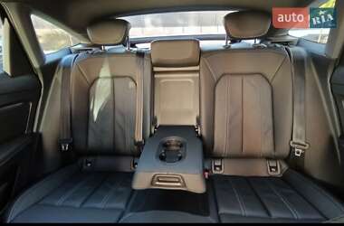 Внедорожник / Кроссовер Audi Q4 e-tron 2022 в 
