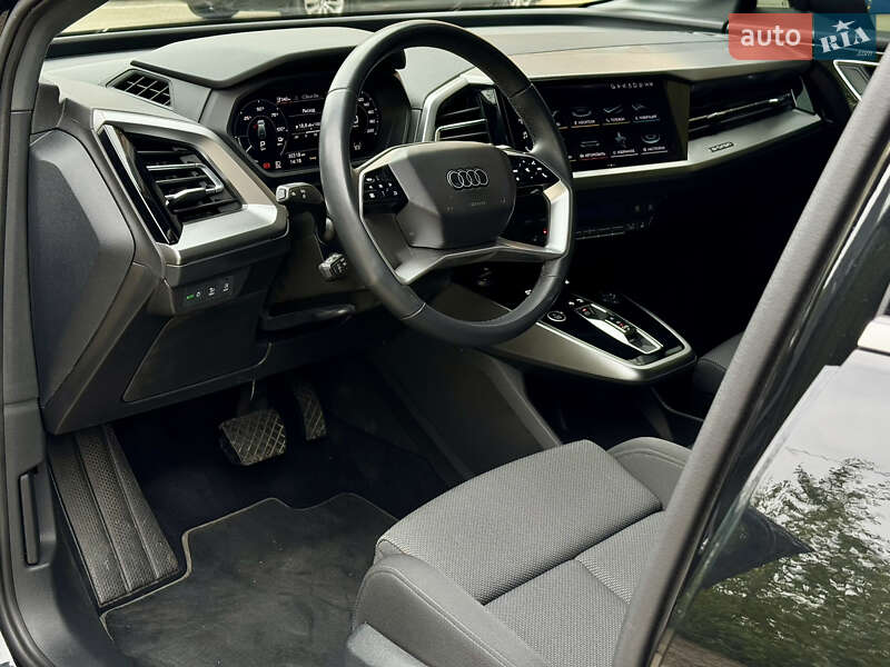 Позашляховик / Кросовер Audi Q4 e-tron 2023 в Ужгороді