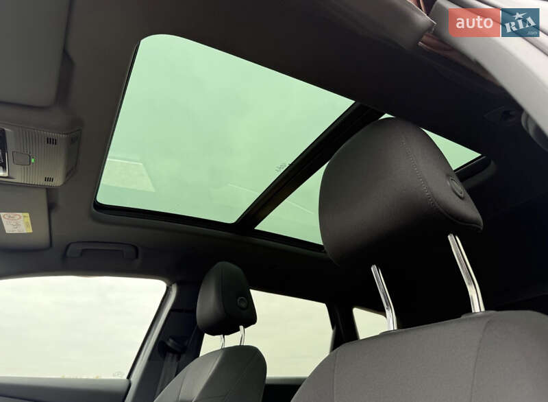 Позашляховик / Кросовер Audi Q4 e-tron 2022 в Стрию