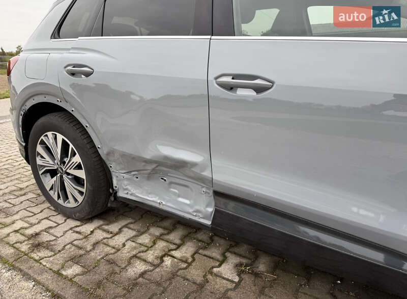 Позашляховик / Кросовер Audi Q4 e-tron 2022 в Стрию