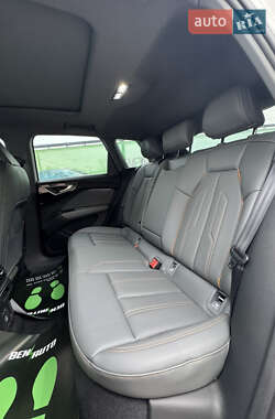 Внедорожник / Кроссовер Audi Q4 e-tron 2023 в 