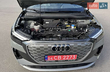 Позашляховик / Кросовер Audi Q4 e-tron 2024 в  фото 18 Позашляховик / Кросовер Audi Q4 e-tron 2024 в