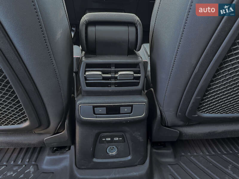 Позашляховик / Кросовер Audi Q4 e-tron 2023 в Києві