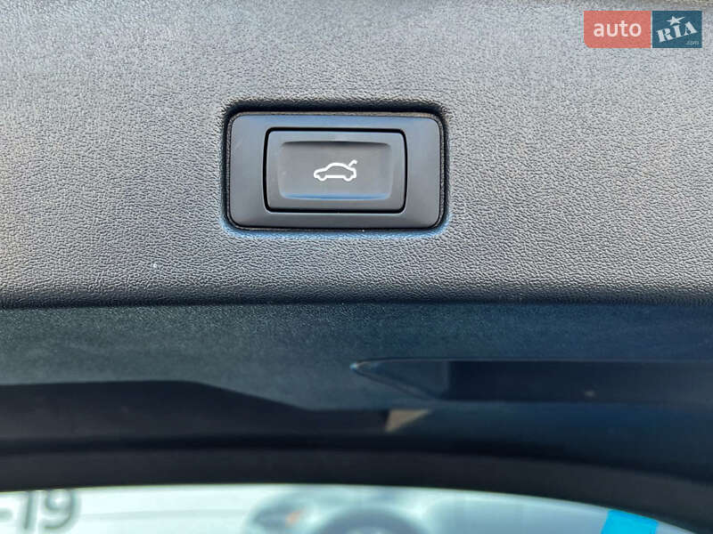 Позашляховик / Кросовер Audi Q4 e-tron 2023 в Києві