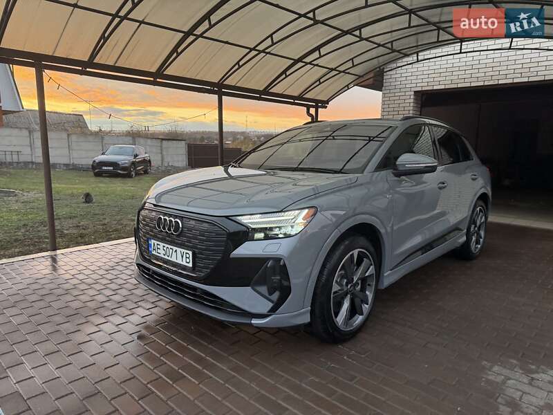 Внедорожник / Кроссовер Audi Q4 e-tron 2024 в Днепре