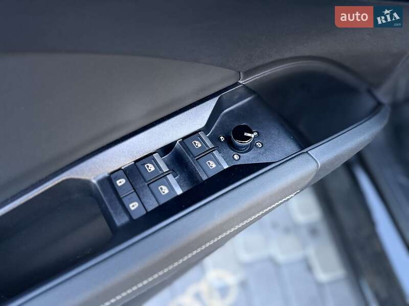 Позашляховик / Кросовер Audi Q4 e-tron 2024 в Львові