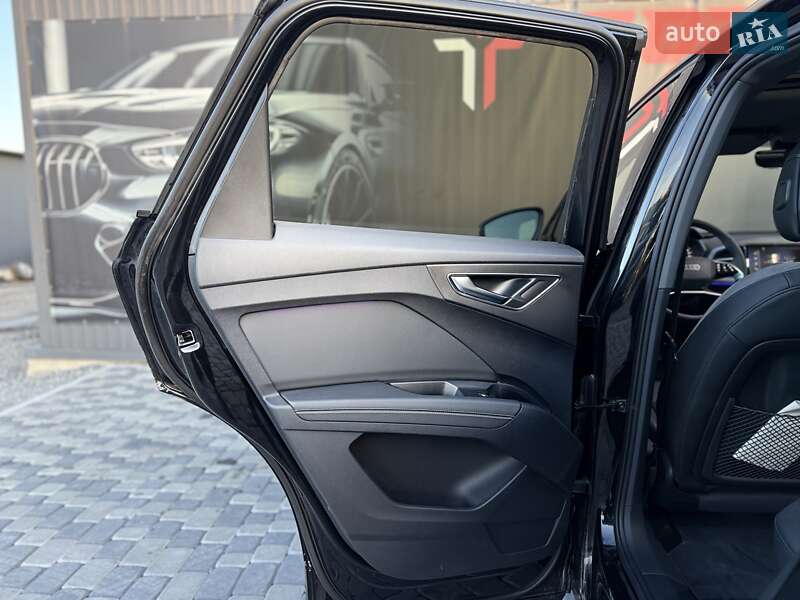 Позашляховик / Кросовер Audi Q4 e-tron 2024 в Львові