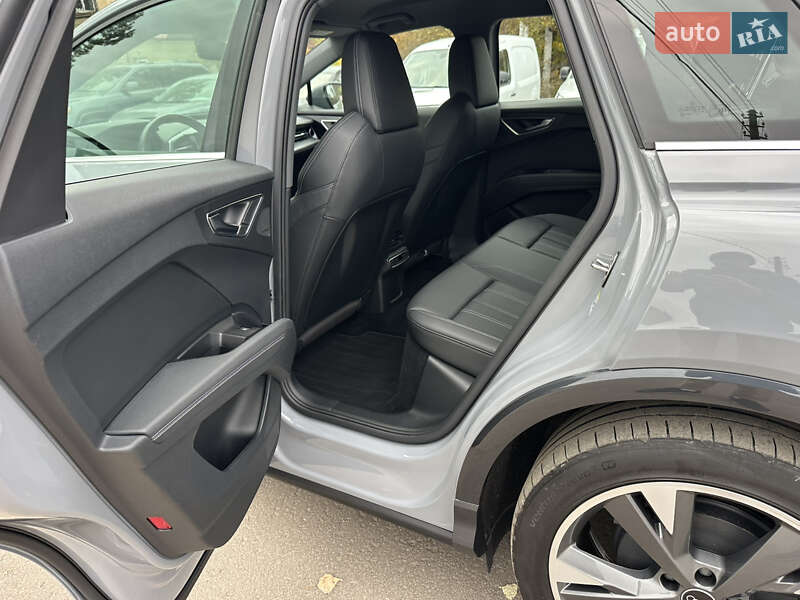 Позашляховик / Кросовер Audi Q4 e-tron 2021 в Києві фото 14 Позашляховик / Кросовер Audi Q4 e-tron 2021 в Києві