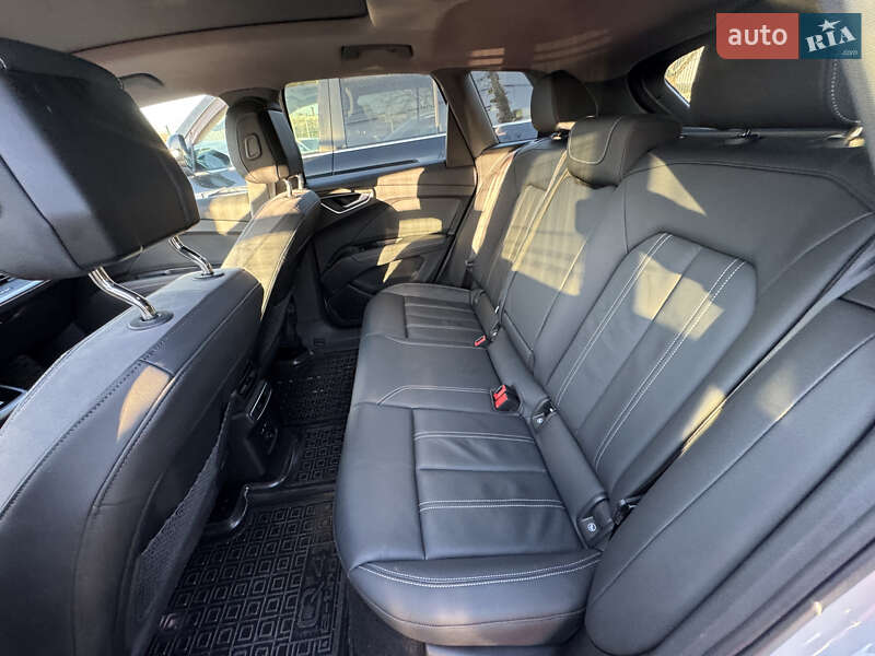 Внедорожник / Кроссовер Audi Q4 e-tron 2023 в Киеве