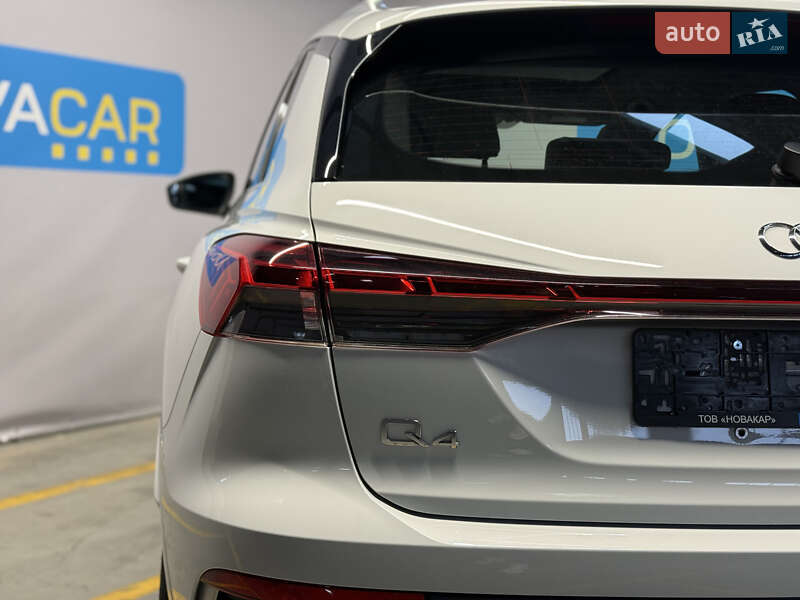 Позашляховик / Кросовер Audi Q4 e-tron 2023 в Києві