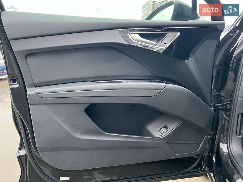 Позашляховик / Кросовер Audi Q4 e-tron 2022 в Львові фото 15 Позашляховик / Кросовер Audi Q4 e-tron 2022 в Львові