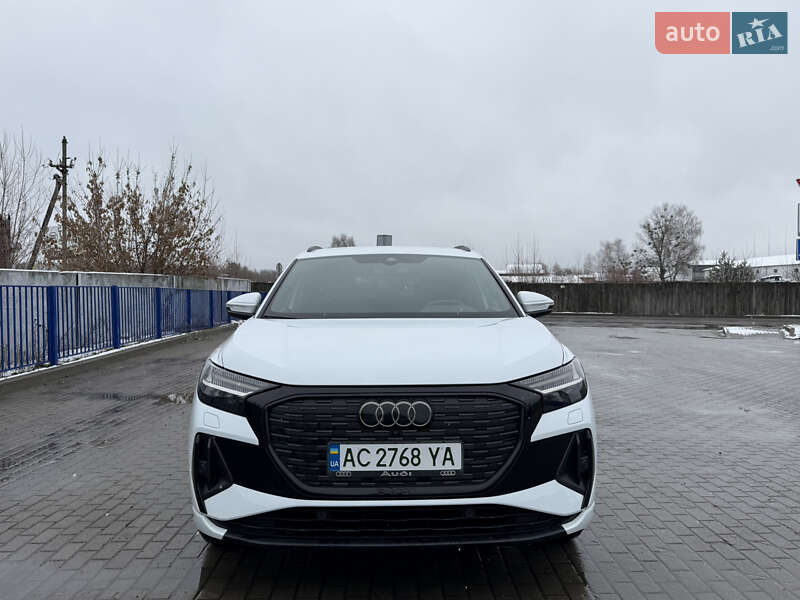Позашляховик / Кросовер Audi Q4 e-tron 2021 в Луцьку