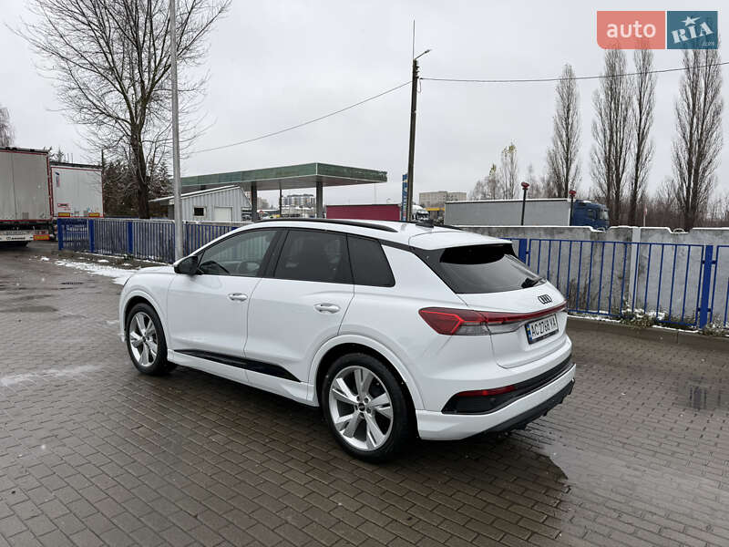 Позашляховик / Кросовер Audi Q4 e-tron 2021 в Луцьку