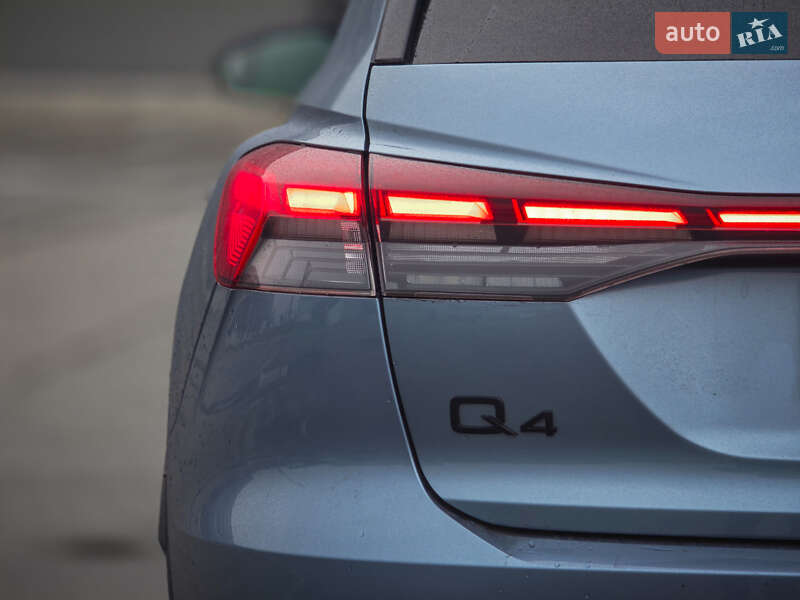 Позашляховик / Кросовер Audi Q4 e-tron 2022 в Києві