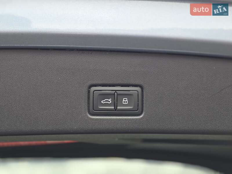 Внедорожник / Кроссовер Audi Q4 e-tron 2023 в Киеве