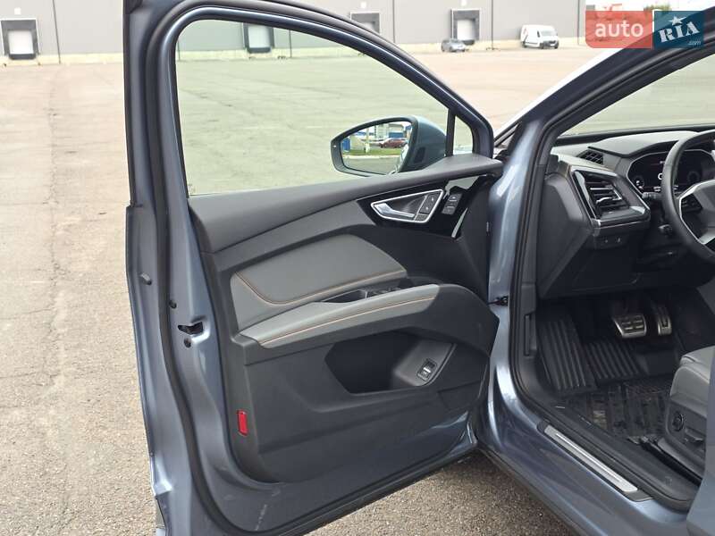 Внедорожник / Кроссовер Audi Q4 e-tron 2023 в Киеве