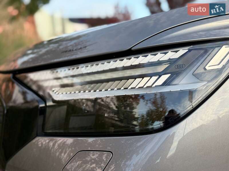 Позашляховик / Кросовер Audi Q4 e-tron 2022 в Києві фото 15 Позашляховик / Кросовер Audi Q4 e-tron 2022 в Києві