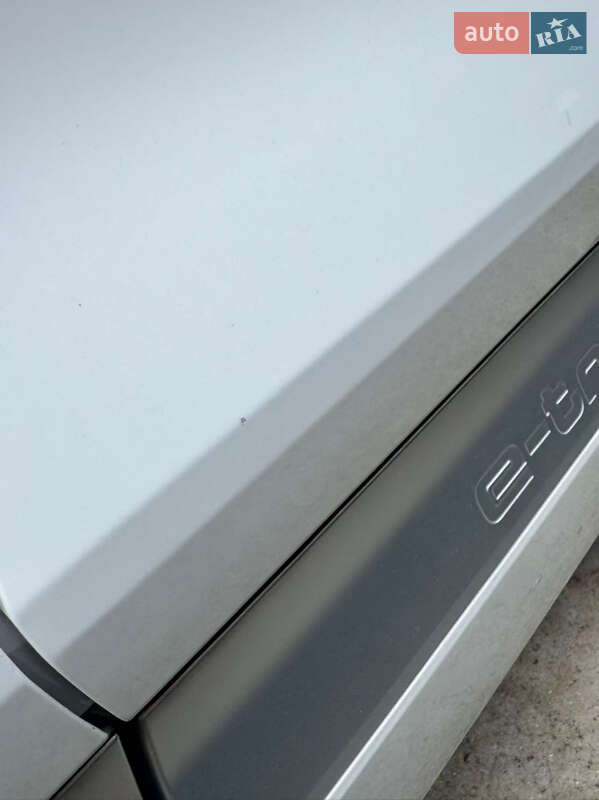 Позашляховик / Кросовер Audi Q4 e-tron 2023 в Києві