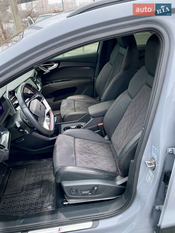 Внедорожник / Кроссовер Audi Q4 e-tron 2023 в Киеве