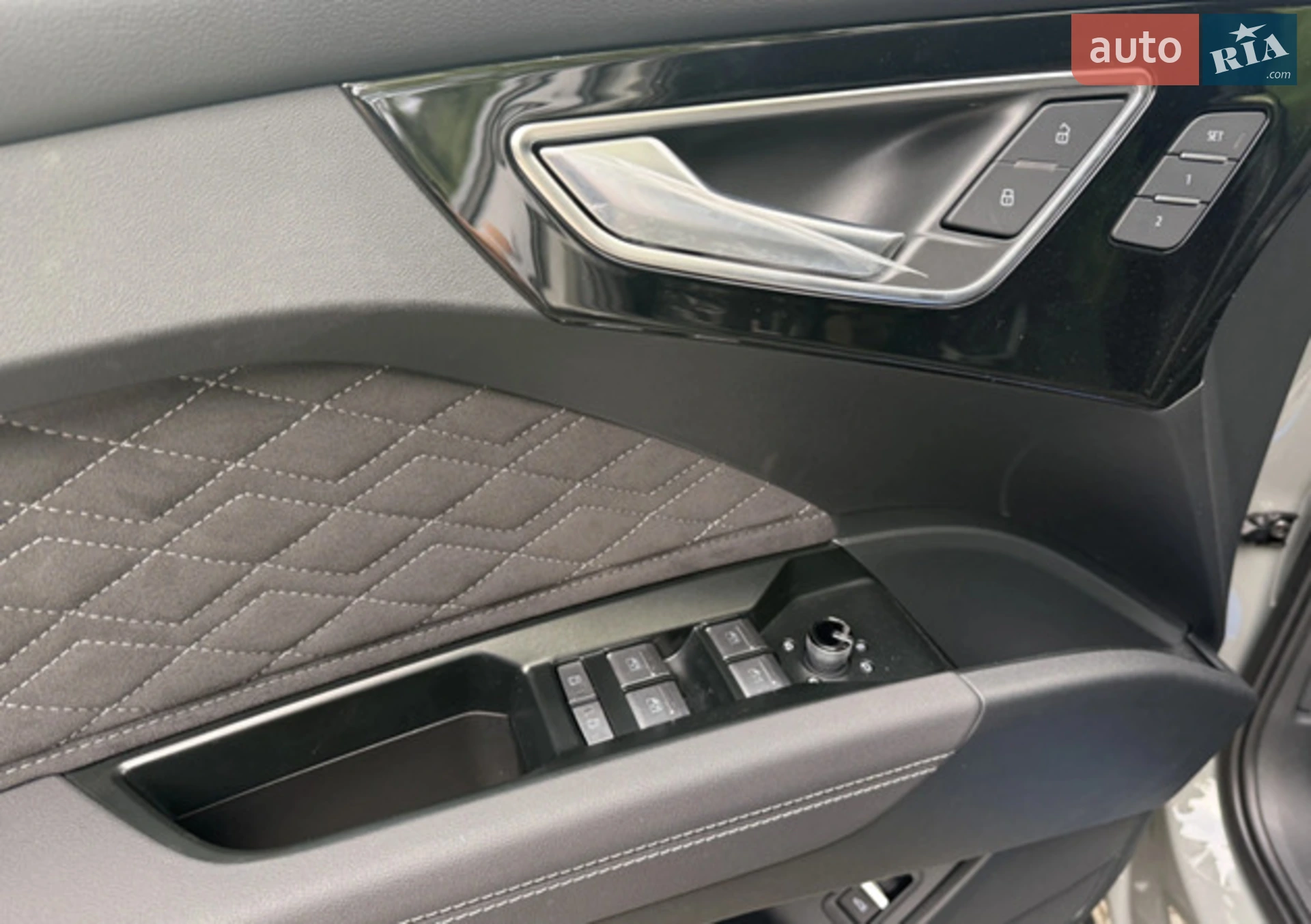 Audi Q4 e-tron 2025 VIN LFVVB9G35S5231219 фото оголошення 13 з 16