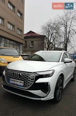Внедорожник / Кроссовер Audi Q4 e-tron 2023 в Киеве