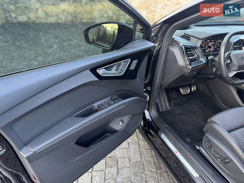 Позашляховик / Кросовер Audi Q4 e-tron 2022 в Рівному