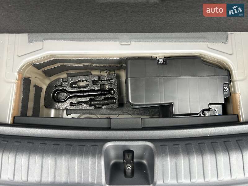 Позашляховик / Кросовер Audi Q4 e-tron 2024 в Одесі