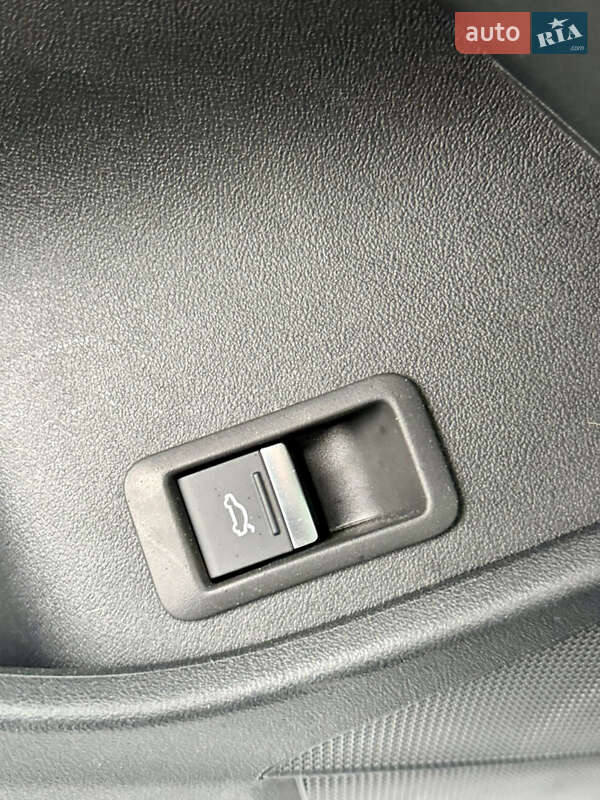 Внедорожник / Кроссовер Audi Q4 e-tron 2023 в Киеве фото 14 Внедорожник / Кроссовер Audi Q4 e-tron 2023 в Киеве