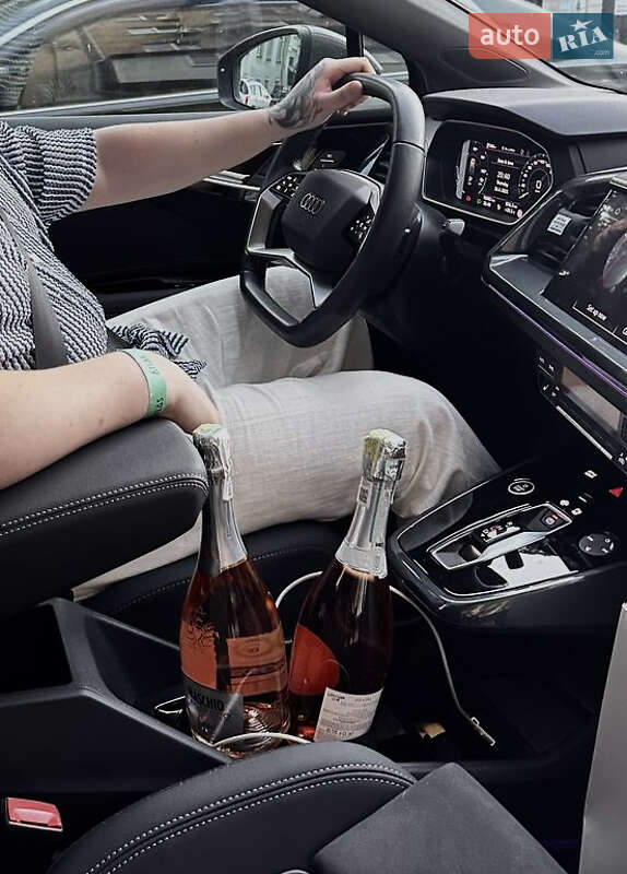 Внедорожник / Кроссовер Audi Q4 e-tron 2024 в Киеве фото 2 Внедорожник / Кроссовер Audi Q4 e-tron 2024 в Киеве