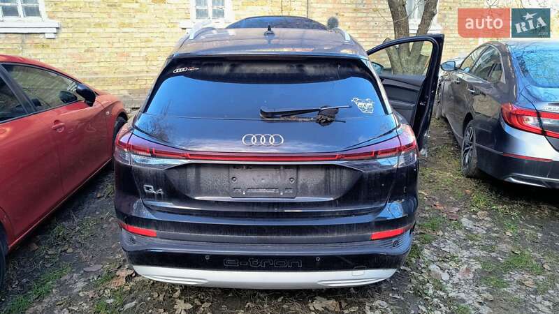 Внедорожник / Кроссовер Audi Q4 e-tron 2022 в Киеве