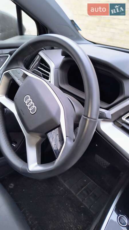 Внедорожник / Кроссовер Audi Q4 e-tron 2022 в Киеве