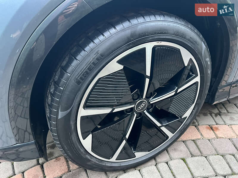 Внедорожник / Кроссовер Audi Q4 e-tron 2021 в Виннице