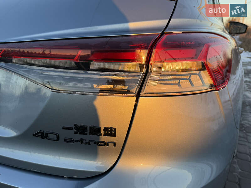 Внедорожник / Кроссовер Audi Q4 e-tron 2022 в Львове