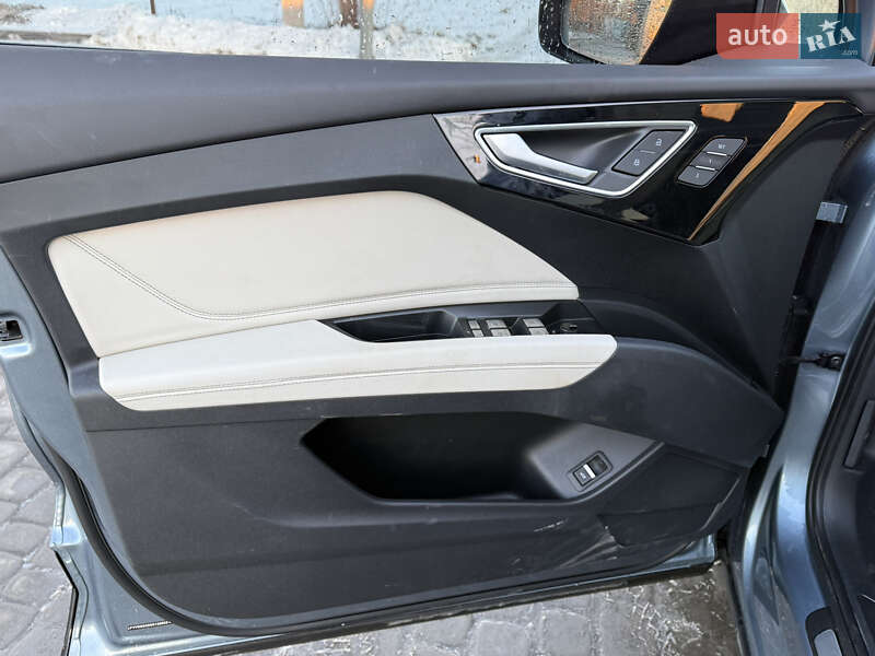 Внедорожник / Кроссовер Audi Q4 e-tron 2022 в Львове