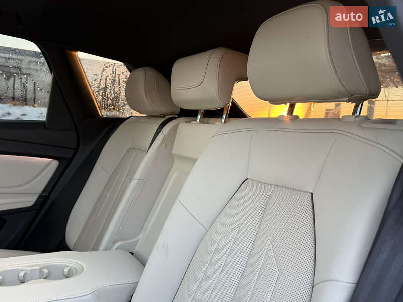 Внедорожник / Кроссовер Audi Q4 e-tron 2022 в Львове