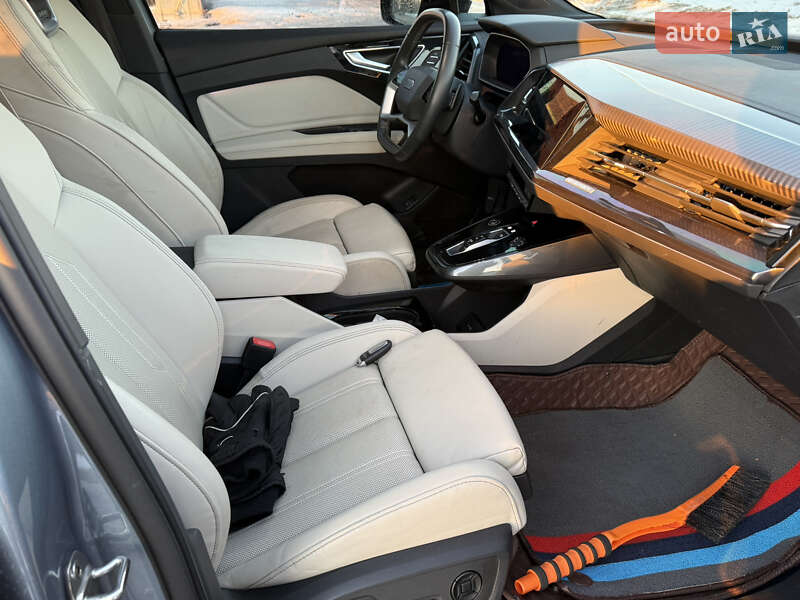 Внедорожник / Кроссовер Audi Q4 e-tron 2022 в Львове