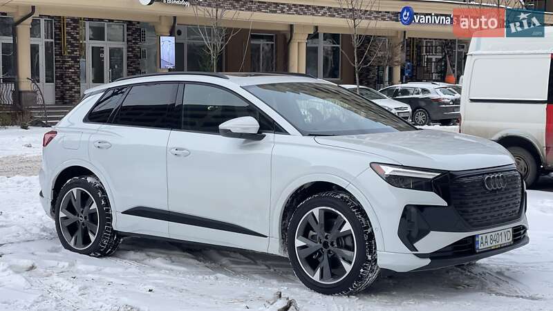 Внедорожник / Кроссовер Audi Q4 e-tron 2022 в Киеве