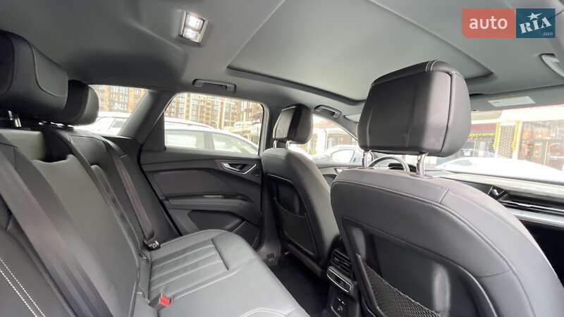 Внедорожник / Кроссовер Audi Q4 e-tron 2022 в Киеве