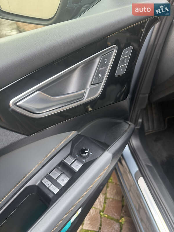 Внедорожник / Кроссовер Audi Q4 e-tron 2024 в Мукачево