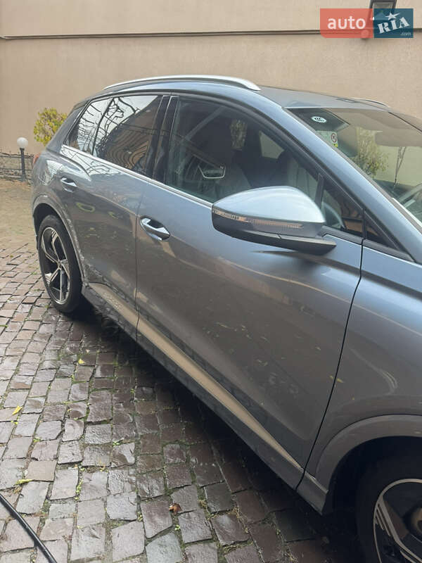 Внедорожник / Кроссовер Audi Q4 e-tron 2024 в Мукачево