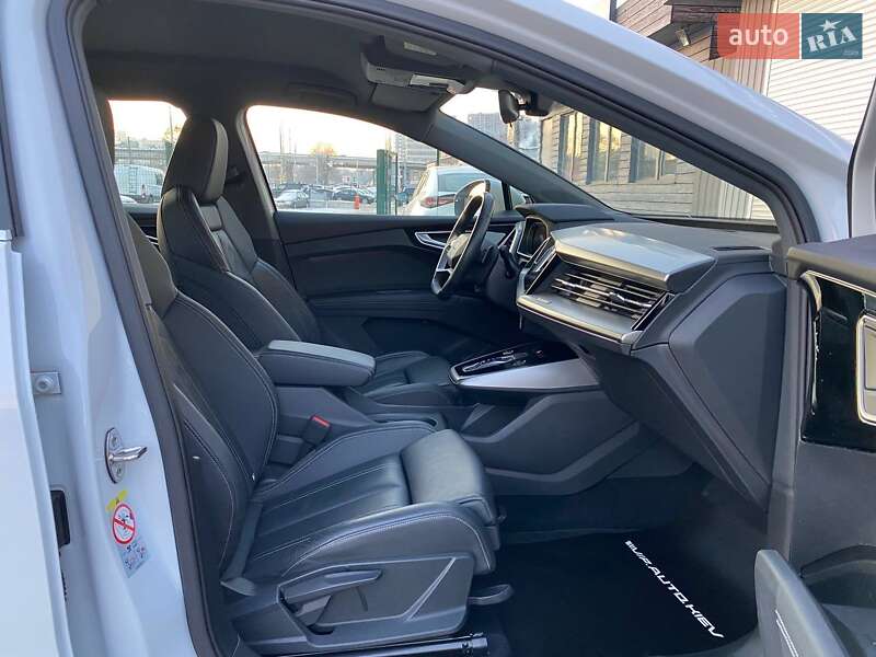 Внедорожник / Кроссовер Audi Q4 e-tron 2022 в Киеве