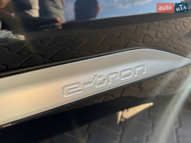 Позашляховик / Кросовер Audi Q4 e-tron 2024 в Києві фото 26 Позашляховик / Кросовер Audi Q4 e-tron 2024 в Києві