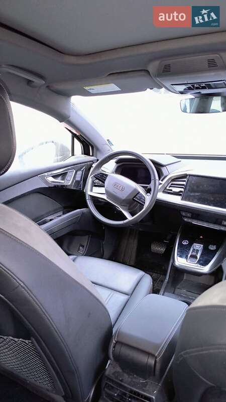Внедорожник / Кроссовер Audi Q4 e-tron 2022 в Киеве
